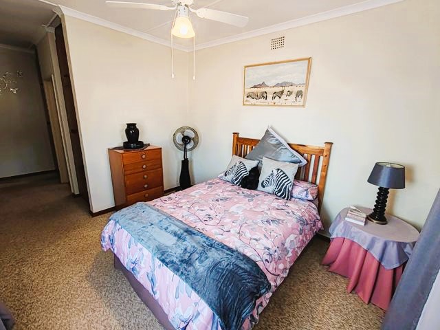 5 Bedroom Property for Sale in Vredenburg Western Cape